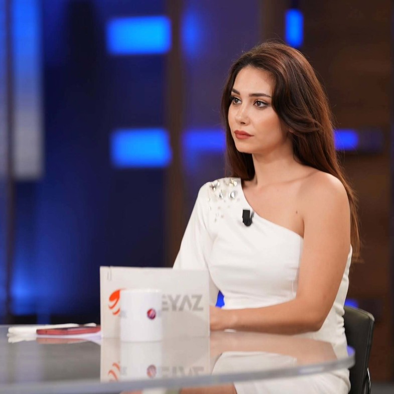 Aslıhan Hökenek Kimdir?