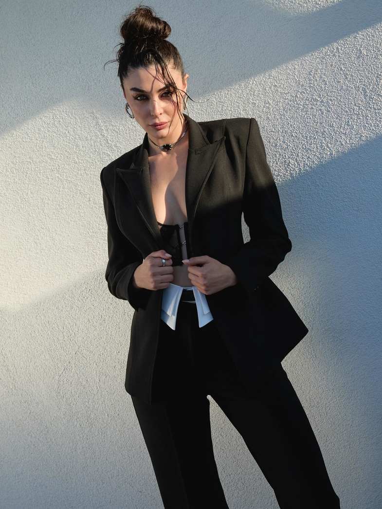 Büşra Cebe Kimdir? Hayatı, Kariyeri ve Başarı Hikayesi