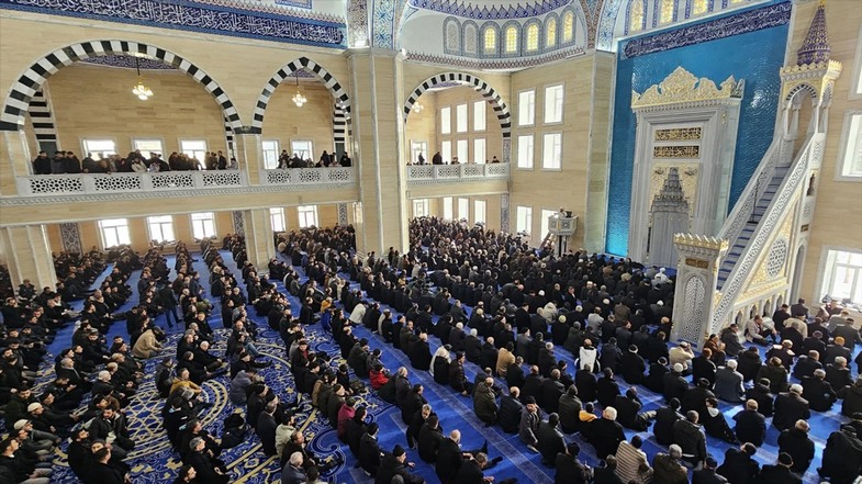 Cuma Günü Yapılması Tavsiye Edilen Evladiyle