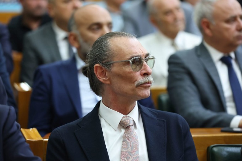 Erdal Beşikçioğlu'nun Hayatı ve Kariyerine Dair Bilinmeyenler