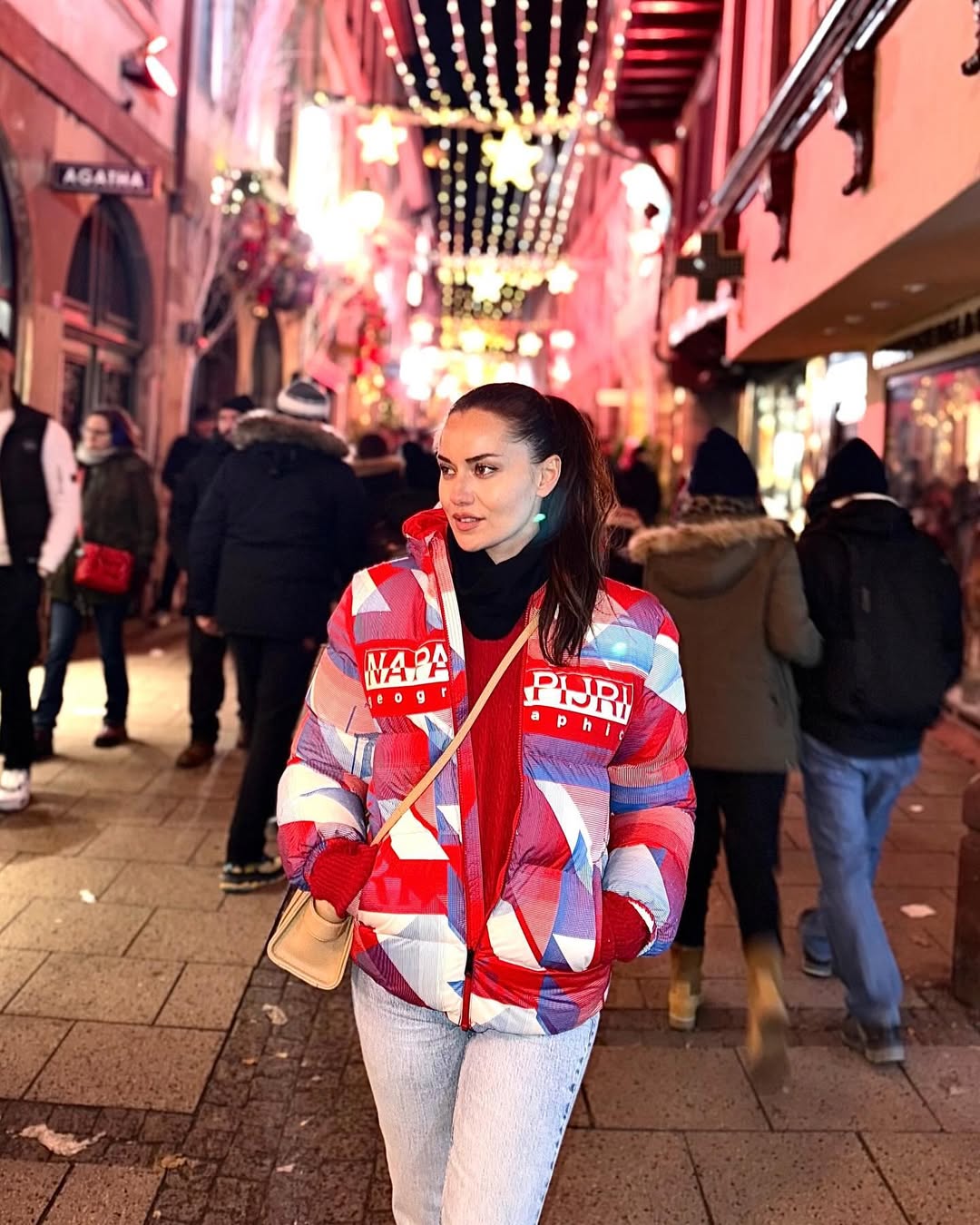 Fahriye Evcen Kimdir?