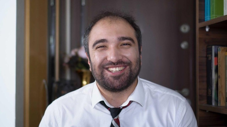 Özgür Turhan Kimdir?