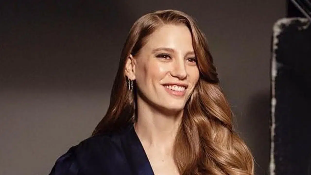 Serenay Sarıkaya Kimdir?