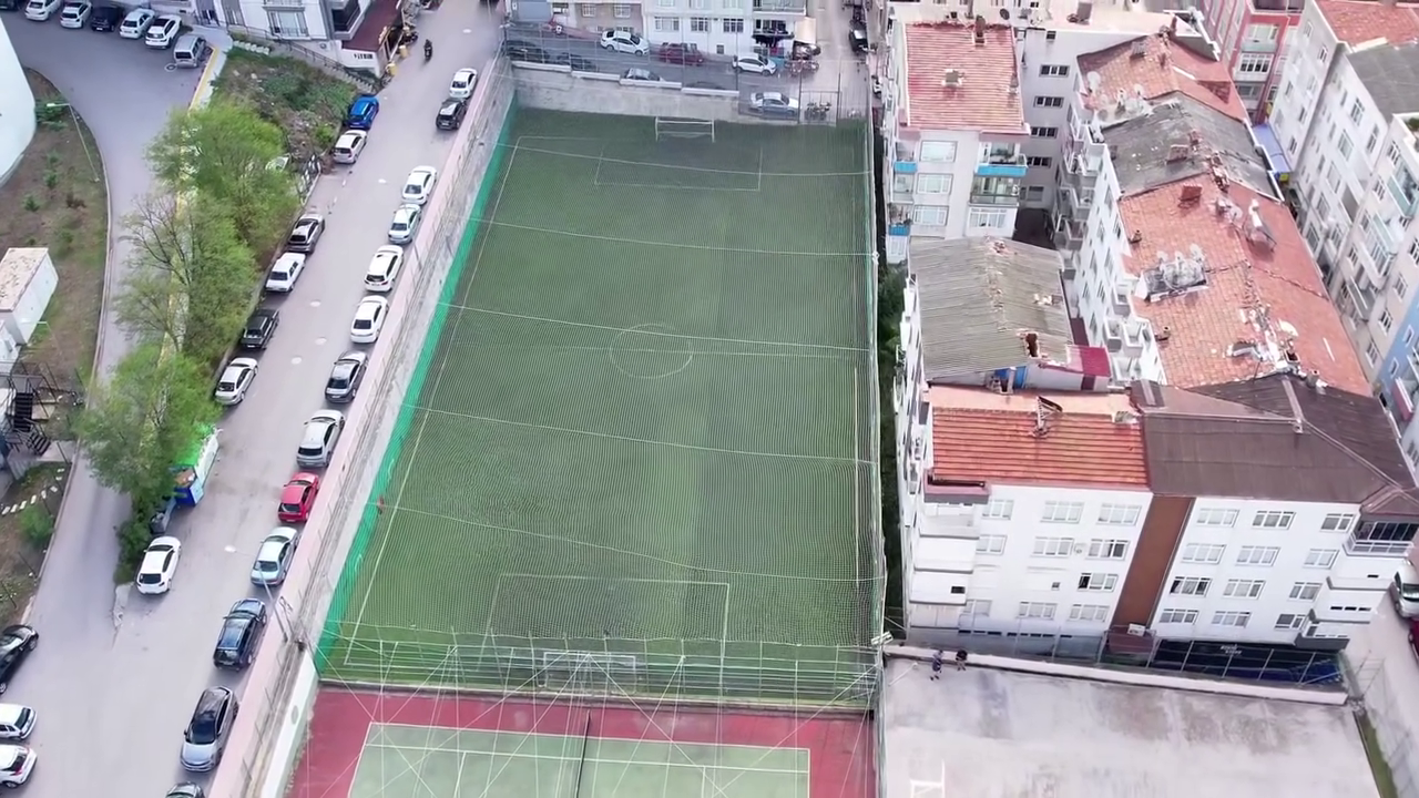 Sinop’ta yıpranan halı saha yenilenecek