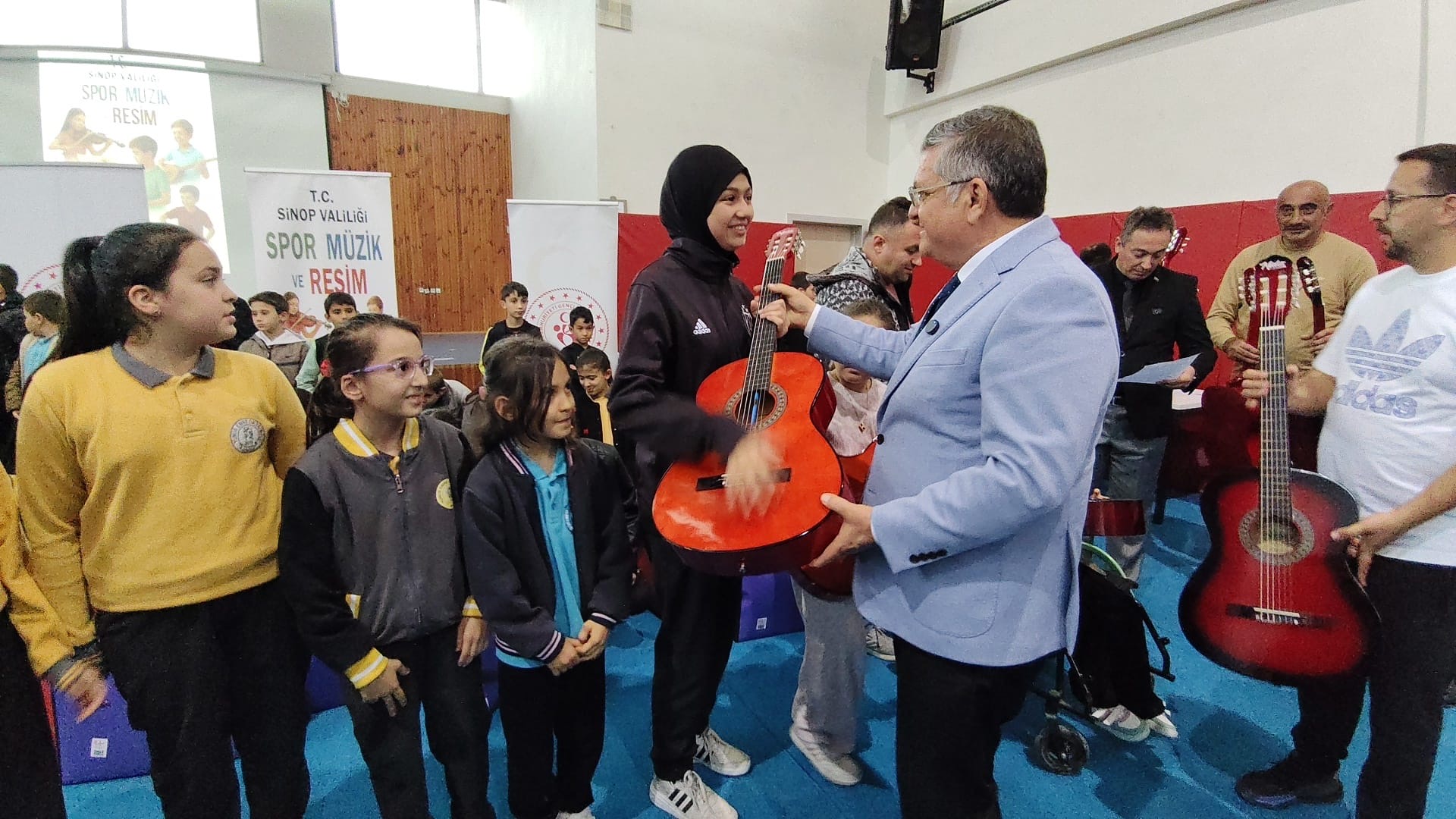 “Müzik, Resim ve Spor Çocuğun Cennetidir” Projesi Ayancık’ta Hayata Geçti