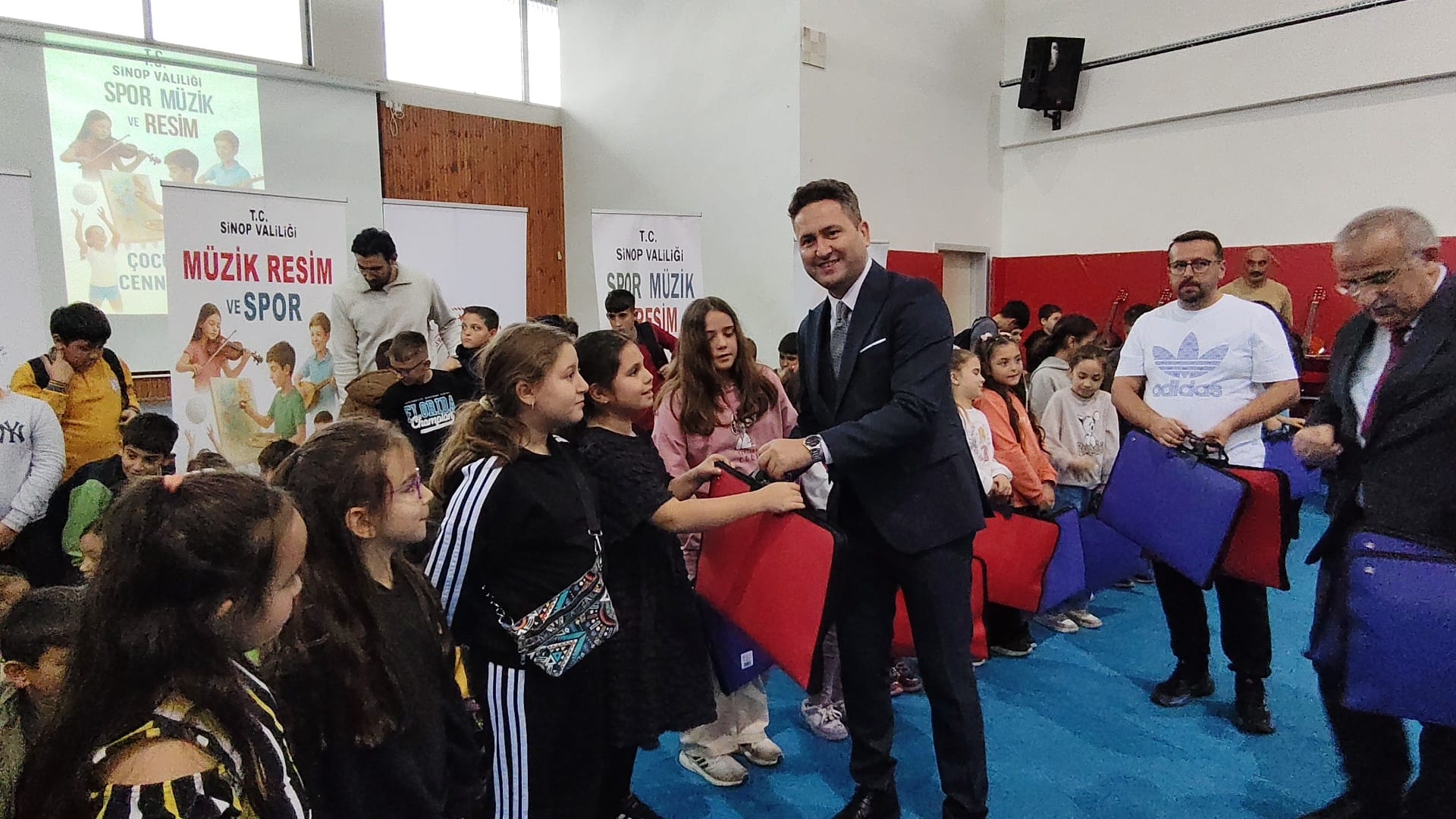 “Müzik, Resim ve Spor Çocuğun Cennetidir” Projesi Ayancık’ta Hayata Geçti