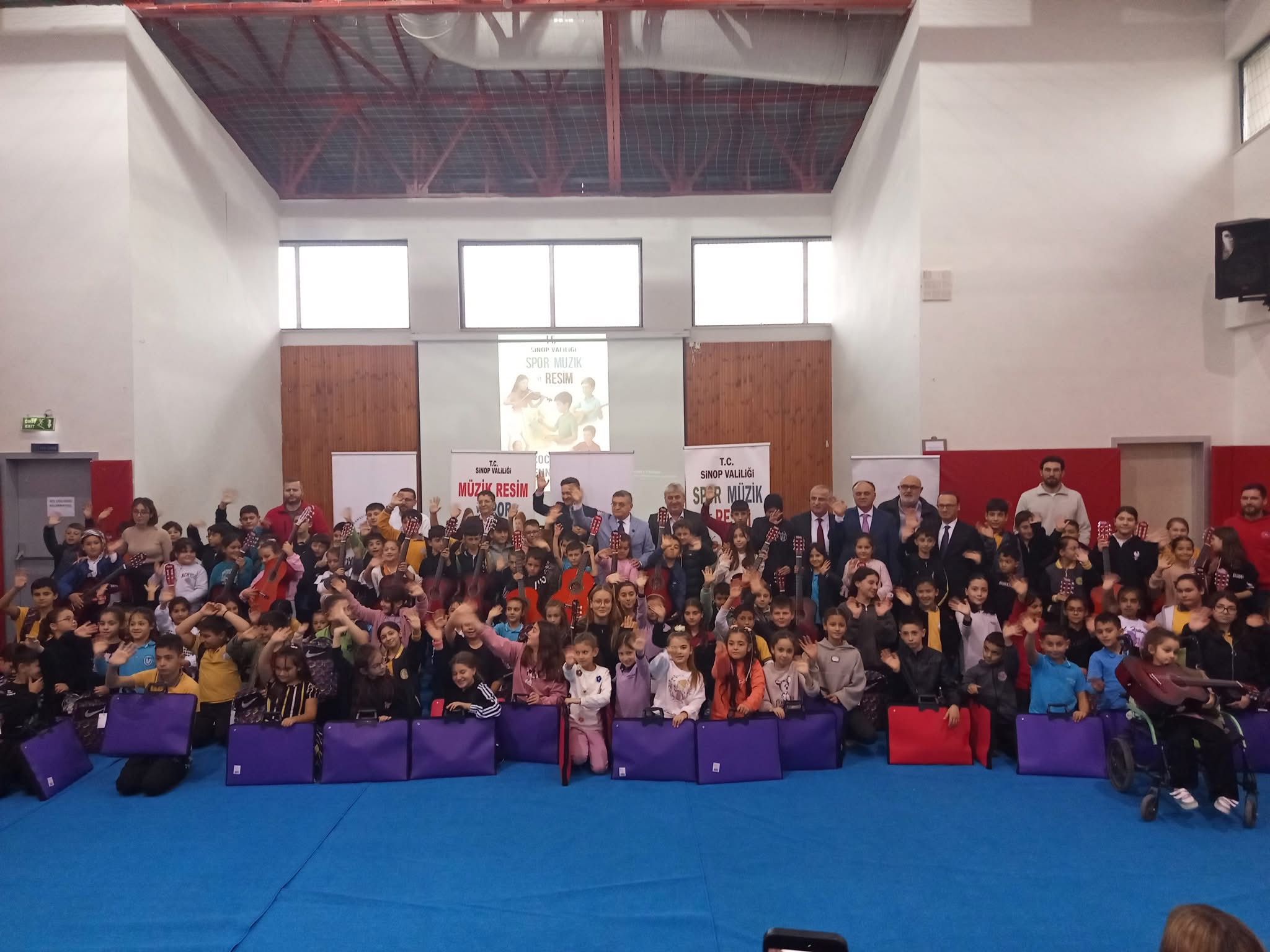 “Müzik, Resim ve Spor Çocuğun Cennetidir” Projesi Ayancık’ta Hayata Geçti