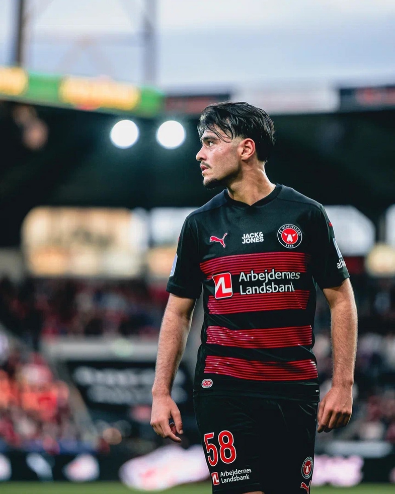 Aral Şimşir Hakkında Bilinmeyenler ve Hayat Hikayesi