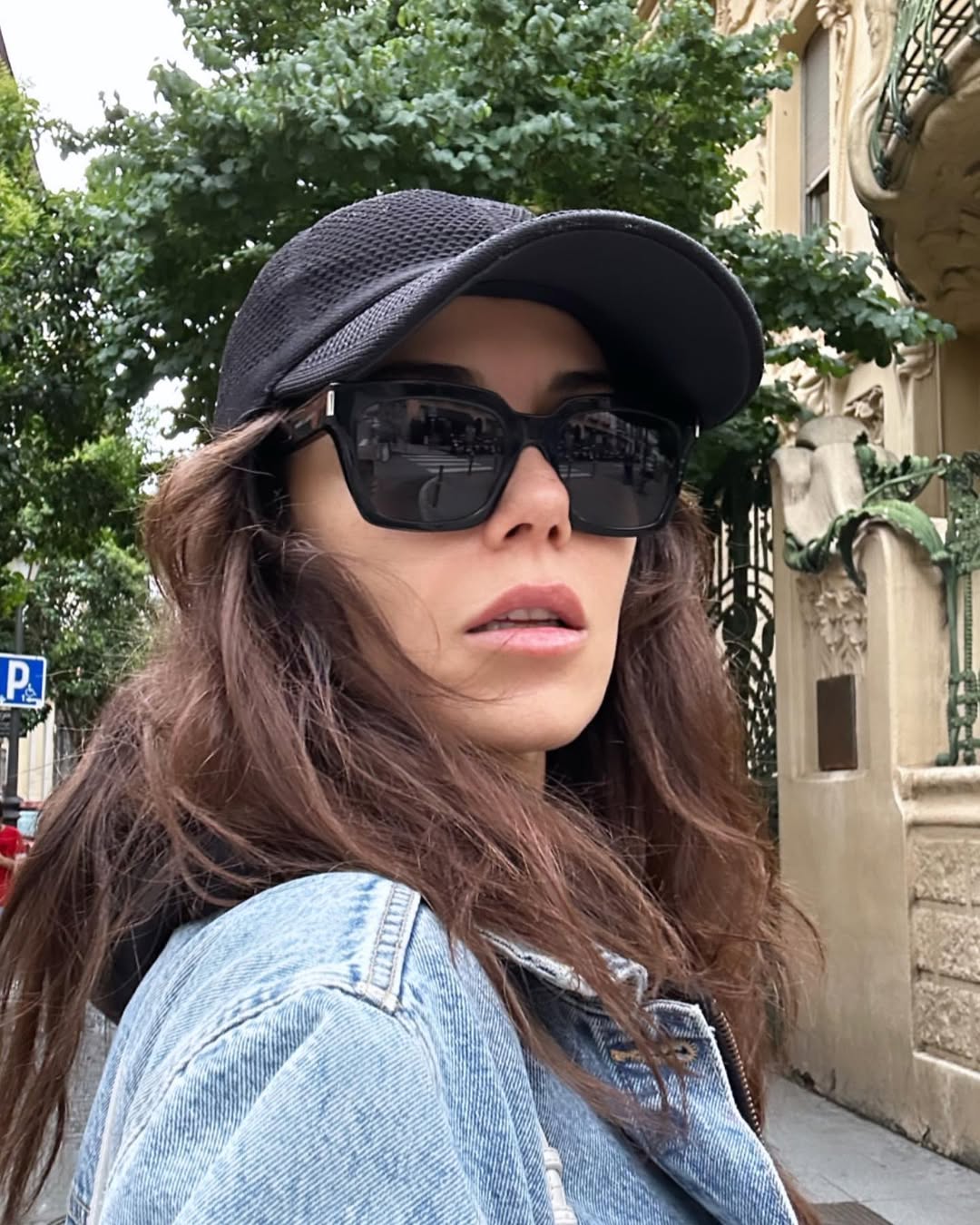 Cansu Dere Hakkında Bilinmeyenler ve Hayatına Yakından Bir Bakış