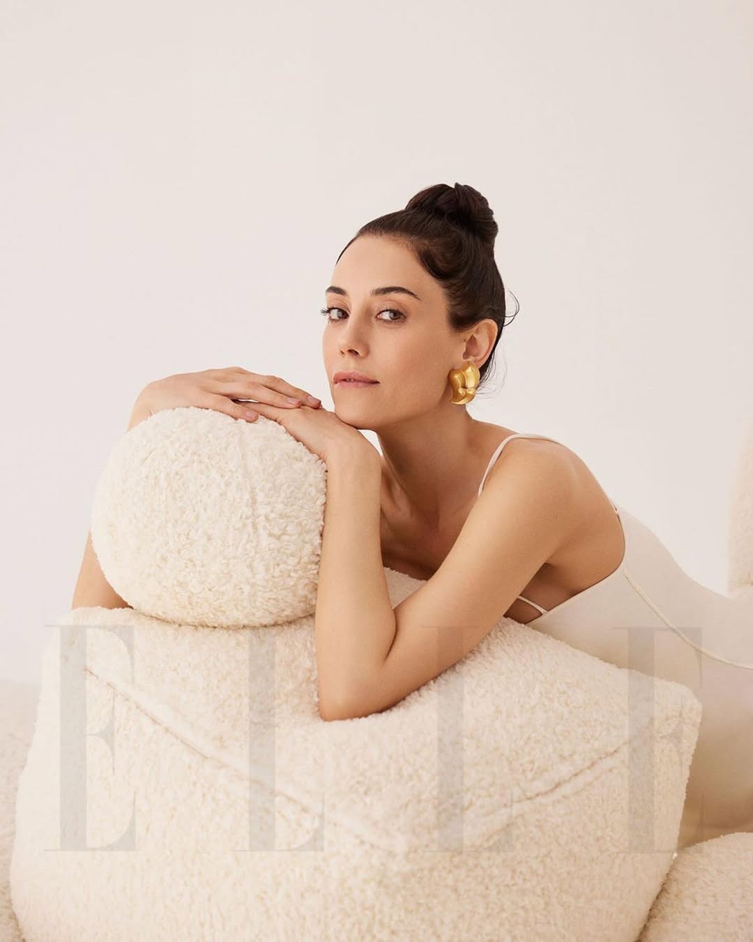 Cansu Dere Hakkında Bilinmeyenler ve Hayatına Yakından Bir Bakış