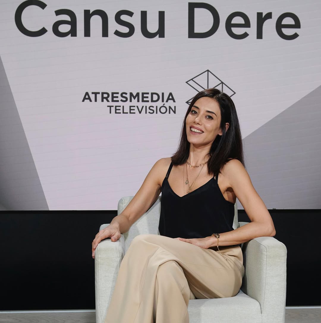Cansu Dere Hakkında Bilinmeyenler ve Hayatına Yakından Bir Bakış