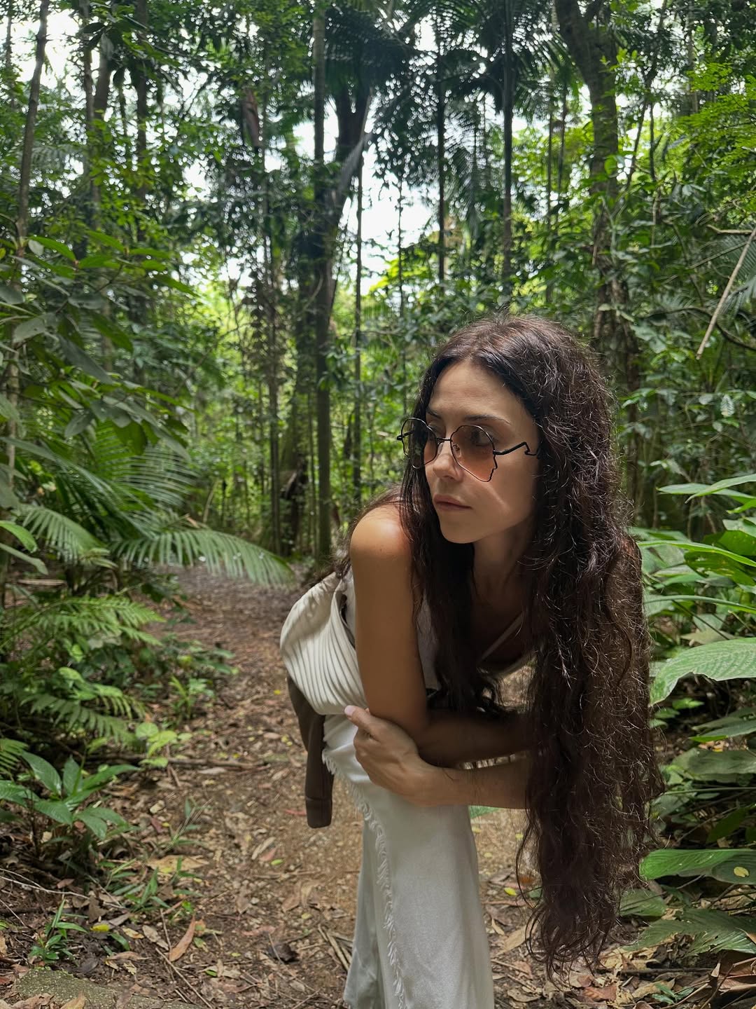 Cansu Dere Hakkında Bilinmeyenler ve Hayatına Yakından Bir Bakış