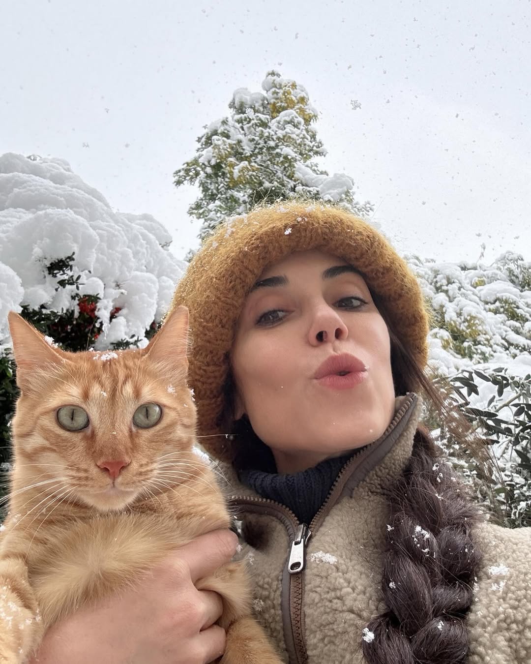 Cansu Dere Hakkında Bilinmeyenler ve Hayatına Yakından Bir Bakış