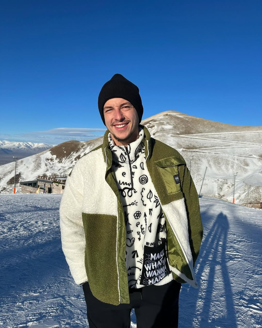 Enis Destan Hakkında Bilinmeyenler ve Kariyer Yolculuğu