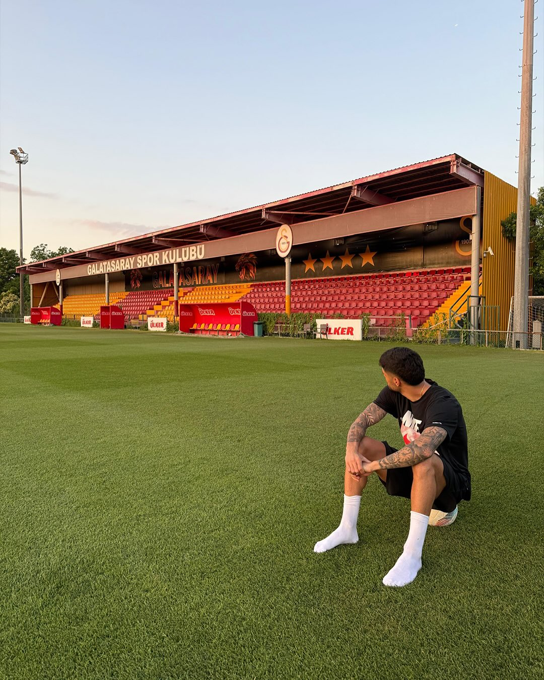 Eren Elmalı Hakkında Bilinmeyenler: Hayatı ve Kariyer Yolculuğu