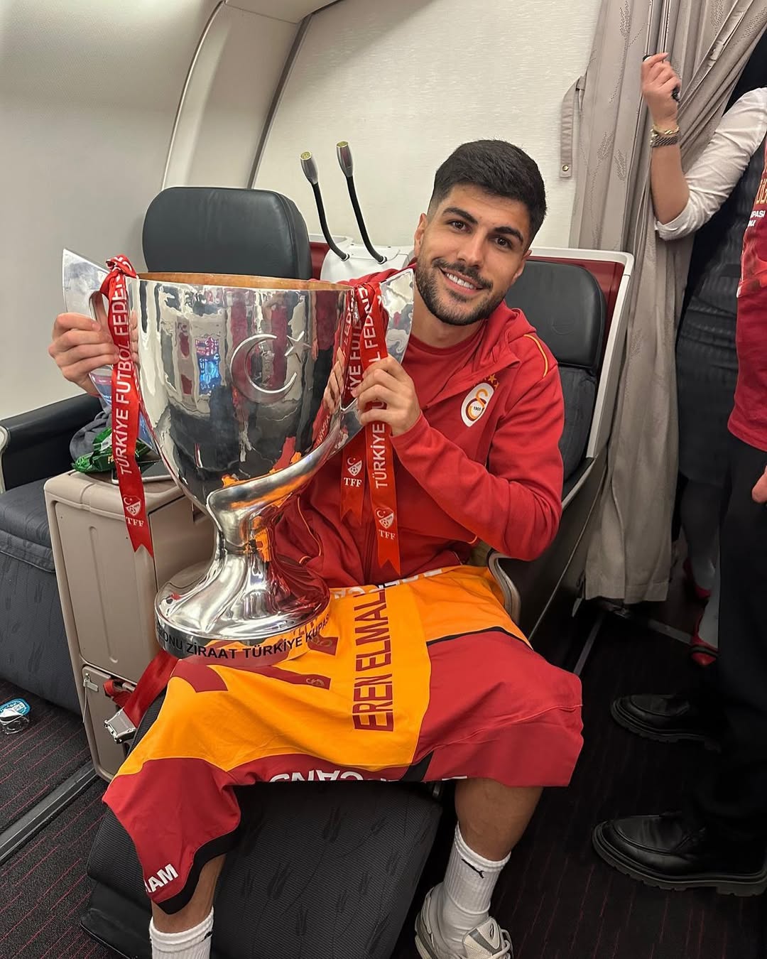 Eren Elmalı Hakkında Bilinmeyenler: Hayatı ve Kariyer Yolculuğu