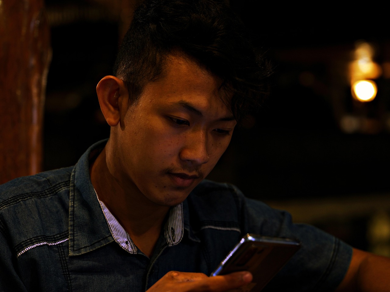 Geceleri Telefon Kullanımının Uyku Kalitesine Etkisi: 4 Şaşırtıcı Gerçek