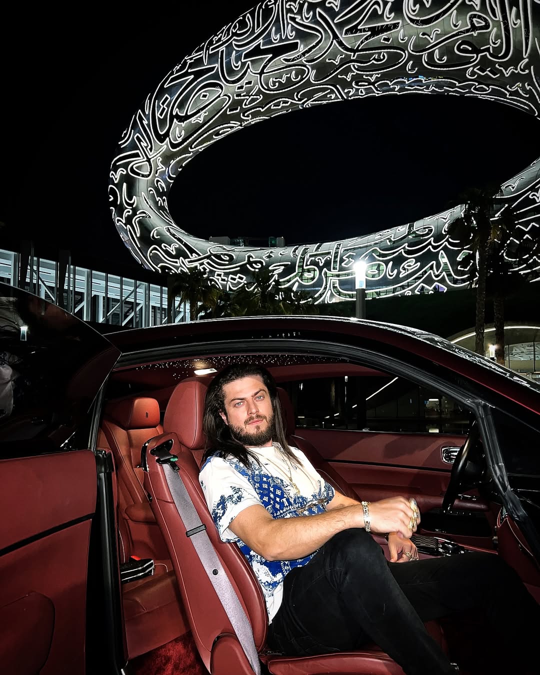 Aref Ghafouri Hakkında Bilinmeyenler: Hayatı ve Kariyerine Dair Detaylar