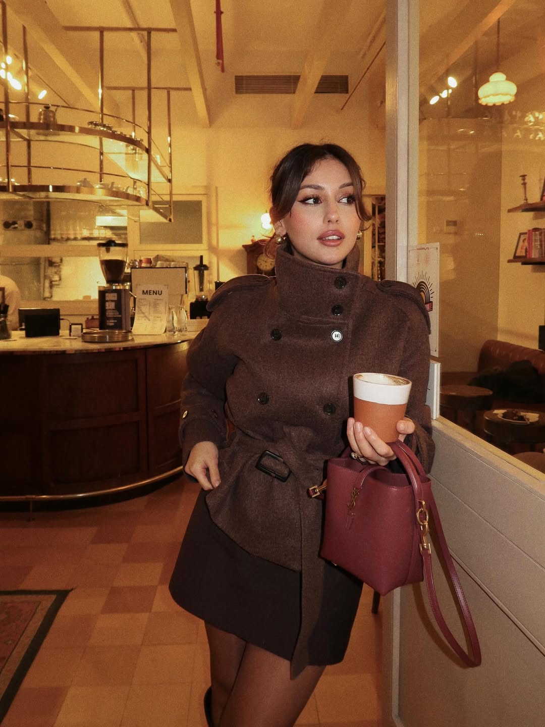 Asena Atalar Kimdir?