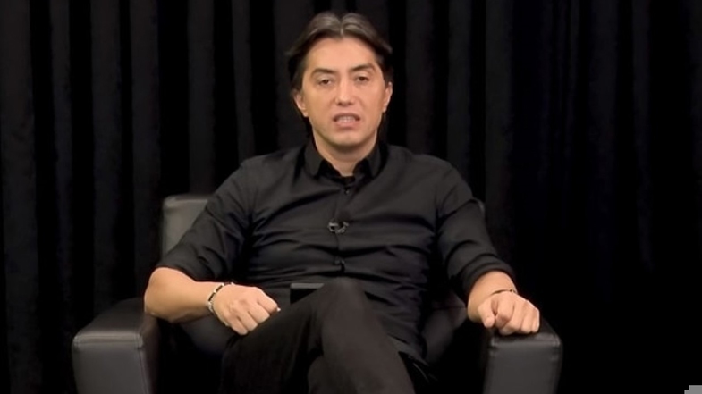 Emrullah Erdinç Kimdir?