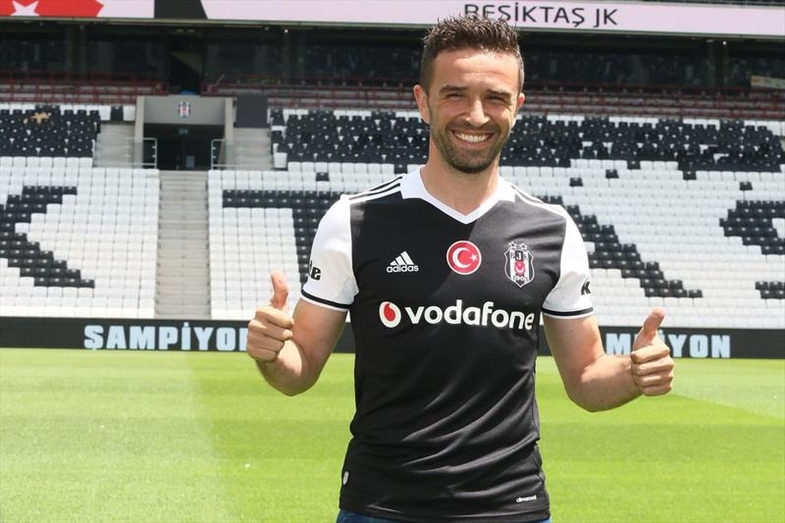 Gökhan Gönül Kimdir? Futbol Kariyeri, Başarıları ve Hayatı