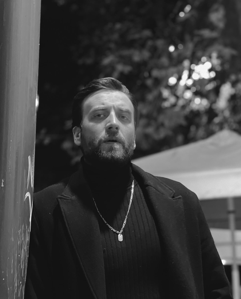 Nezir Çınarlı Hakkında Bilinmeyenler – Hayatı ve Başarıları