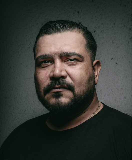 Yener Çevik Kimdir? Hayatı, Kariyeri ve Başarılarının Detaylı İncelemesi