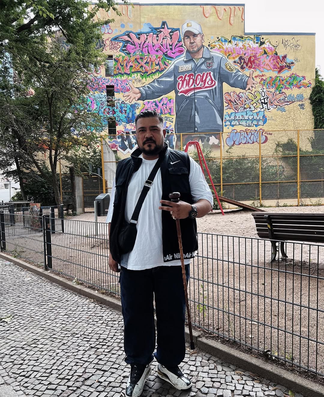 Yener Çevik Kimdir? Hayatı, Kariyeri ve Başarılarının Detaylı İncelemesi