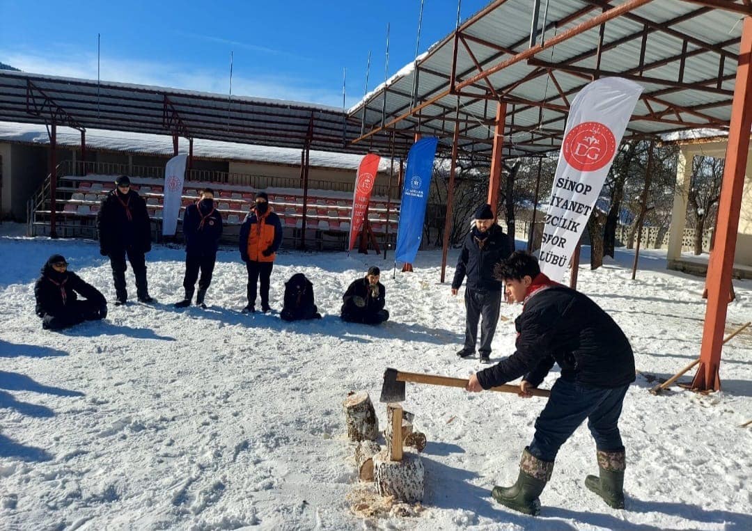 Sinoplu izciler 6 günlük kış kampı yaptı