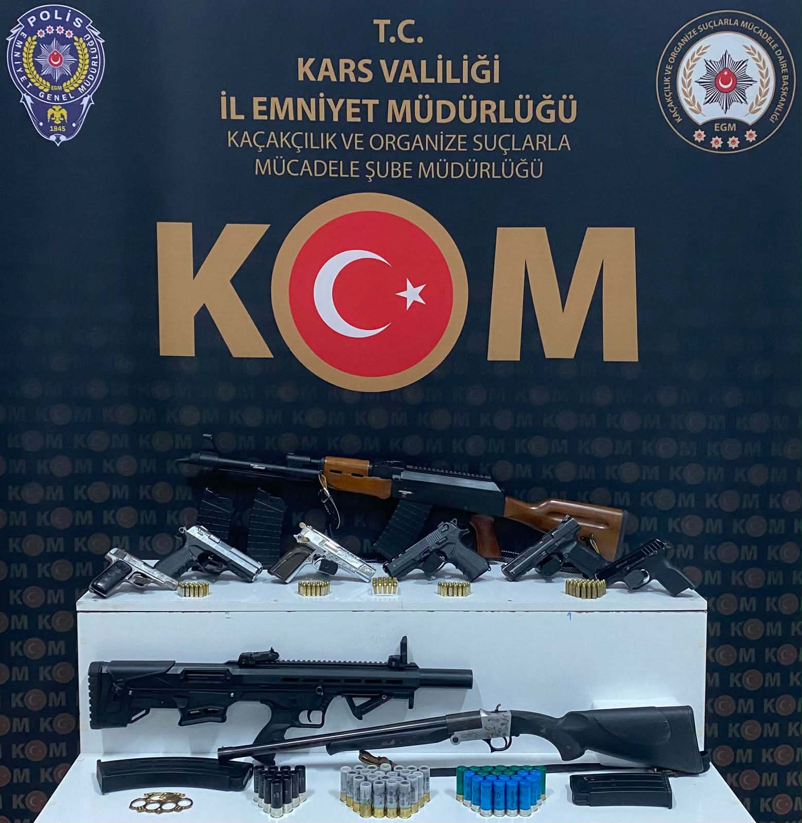 Kars'ta Silah Kaçakçılığına Büyük Darbe: 8 Kişi Gözaltında