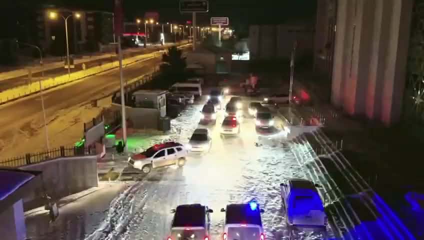 Kars'ta Silah Kaçakçılığına Büyük Darbe: 8 Kişi Gözaltında