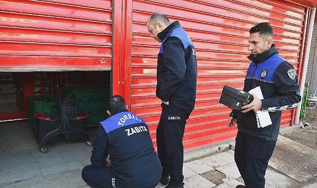 Torbalı’da Halk Sağlığını Tehlikeye Atan Marketlere Zabıta Tarafından Mühürleme Operasyonu