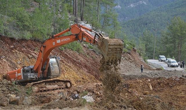 Alanya Büyükşehir Belediyesi Yolları Gece Gündüz Açık Tutuyor