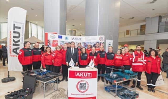 Başkan Tugay: Birden Fazla Yangın Uçağı Kiralama İmkanı Üzerinde Çalışıyoruz