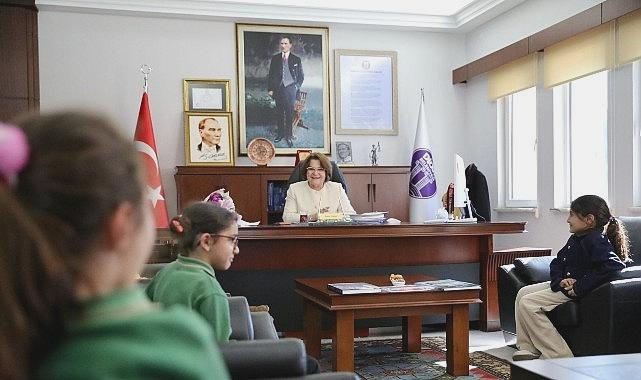 Didimli Öğrencilerin Yerel Yönetim Deneyimi Başkan Hatice Gençay’dan Dinlendi