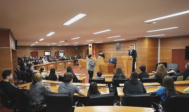 Gençlerin Soruları Başkan Vekili Akın’dan Yanıt Buldu