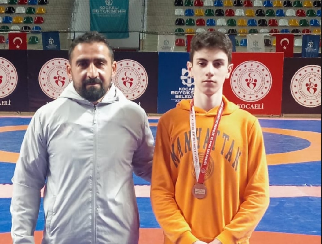 Ayancıklı öğrenci Türkiye üçüncüsü oldu