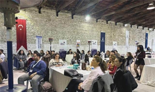 İzmir’de Gençlerin Kent Yönetimine Doğrudan Katılımı