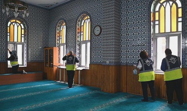 Karabağlarda Ramazan İçin Cami Temizliği Kampanyası