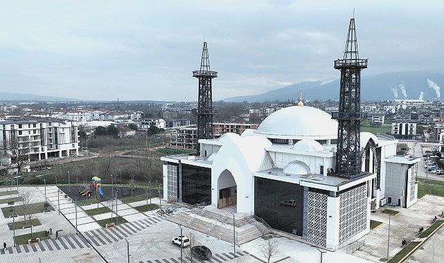Kartepe Kent Meydanı Camii İlk Teravih Namazıyla İbadete Açılıyor