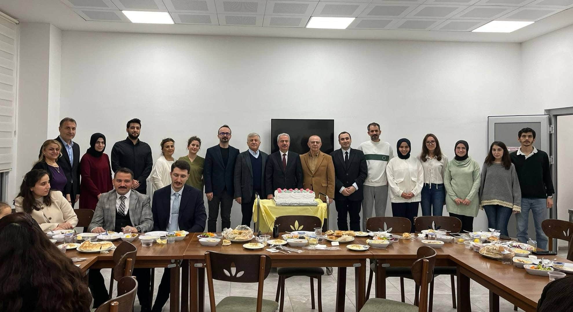 Sağlık çalışanları iftarda buluştu