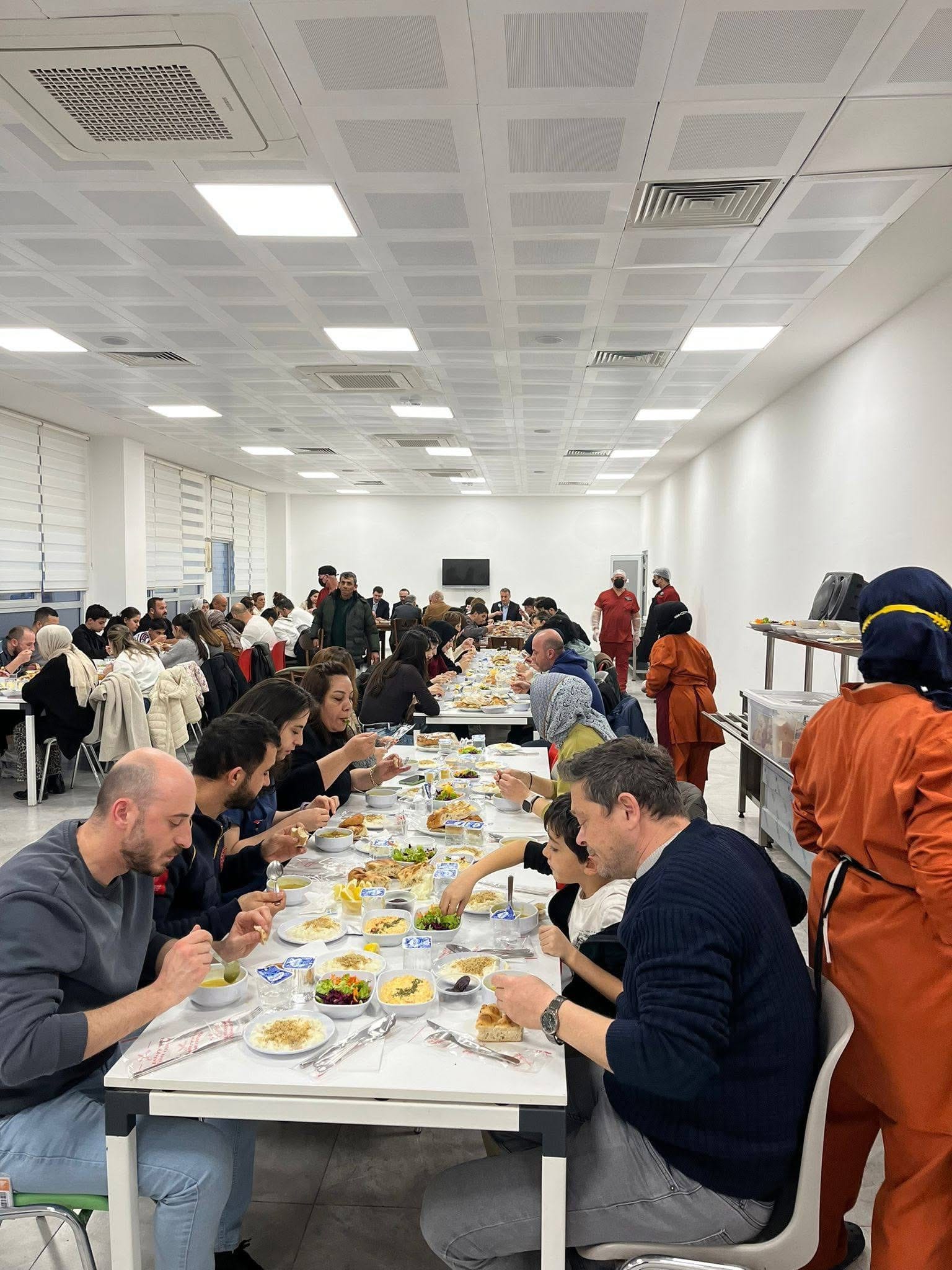 Sağlık çalışanları iftarda buluştu