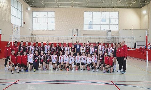 Ayvalıkgücü Belediyespor’dan Tarihi Başarı