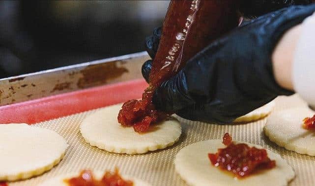 Balçova Belediyesinden Türkiye’ye İlham Veren Dayanışma Hikayesi: Dalında Değil, Sofrada Bereket