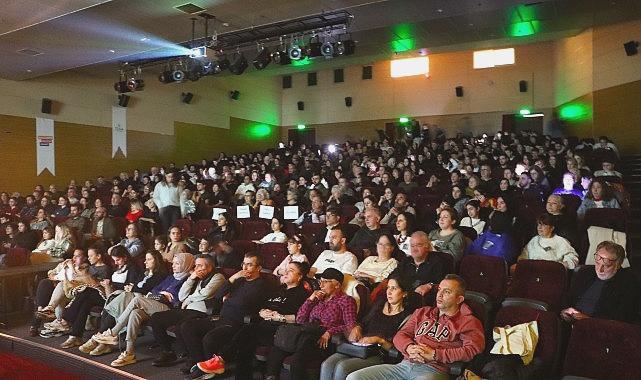 Maltepe’de Dünya Tiyatro Günü Hamlet Oyunu ile Coşkuyla Kutlandı