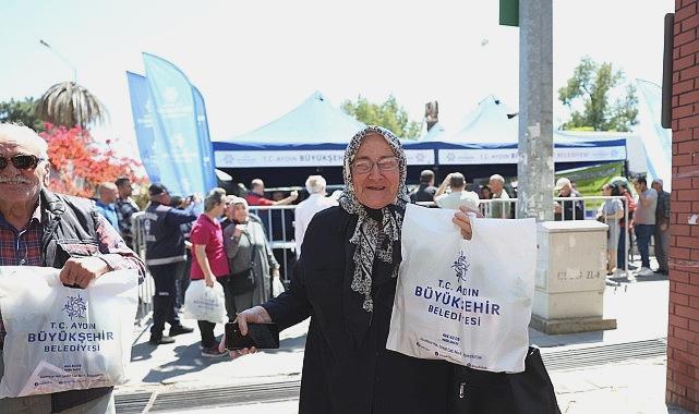 Aydın Büyükşehir Belediyesi Nazilli’de Binlerce Fide Dağıttı