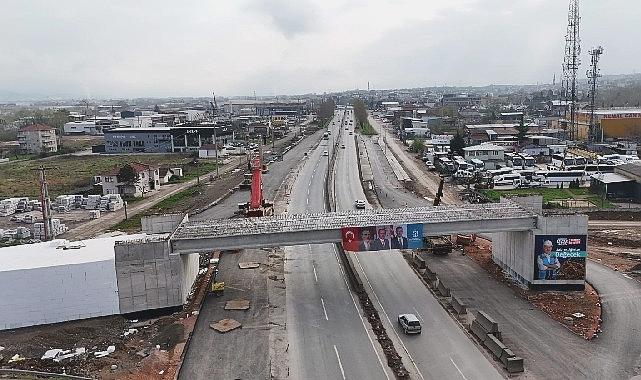 Başiskele Kavşağında Dev Kirişler 9 Saatte Başarıyla Konuldu