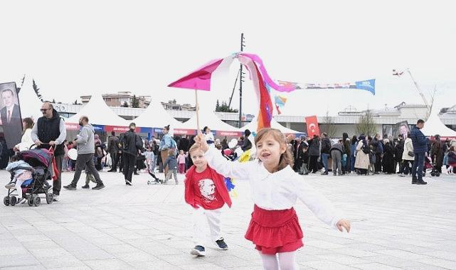 Bir Meydan Dolusu Mutluluk