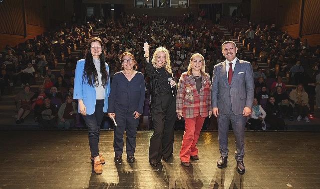 Çekmecemde Kitap Var Programının Konuğu Saba Tümer