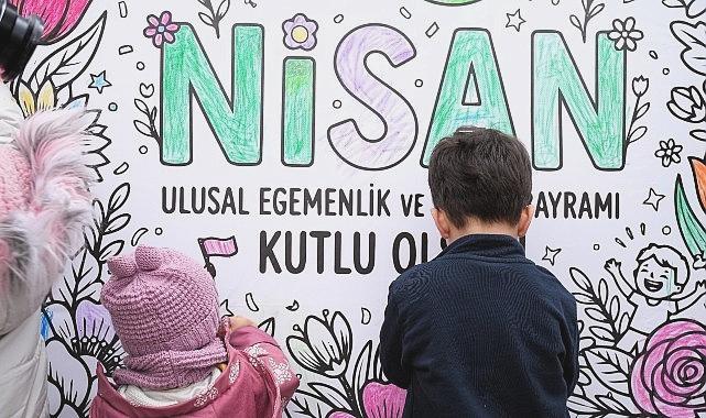 Dev Küp Çocukların Renkli Dünyasını Yansıtıyor